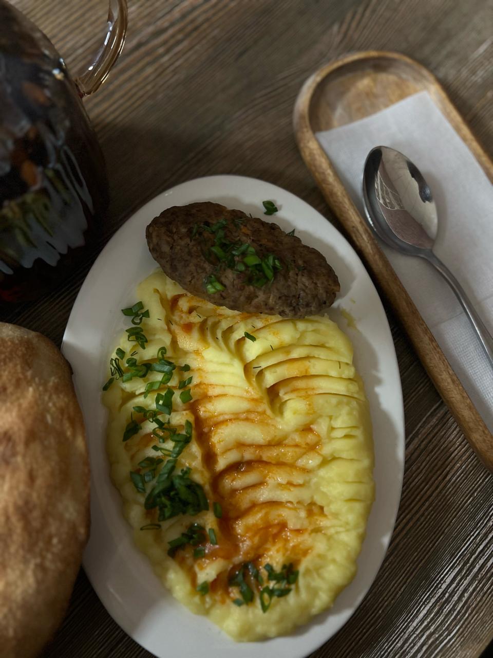 Пюре с котлетой (Говядина)